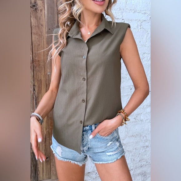 Collared Neck Sleeveless Shirt - Picture 1 of 6